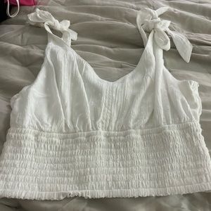 Hollister white top